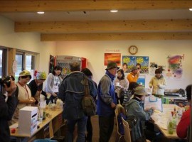 「サロベツを食べよう」での試食会