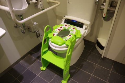 【お知らせ】多目的トイレにお子様用の補助便座を設置しました！